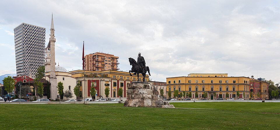 Skanderbeg Square & National History Museum: VIP Docent Tour