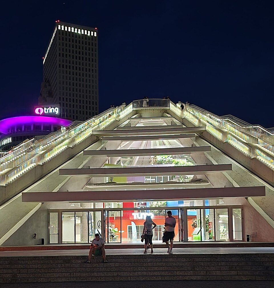 Seaside Carousel & Gelato Crawl along Durrës Waterfront